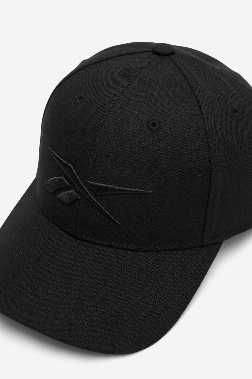 
                Kačket Reebok CRNA - 5905588944133