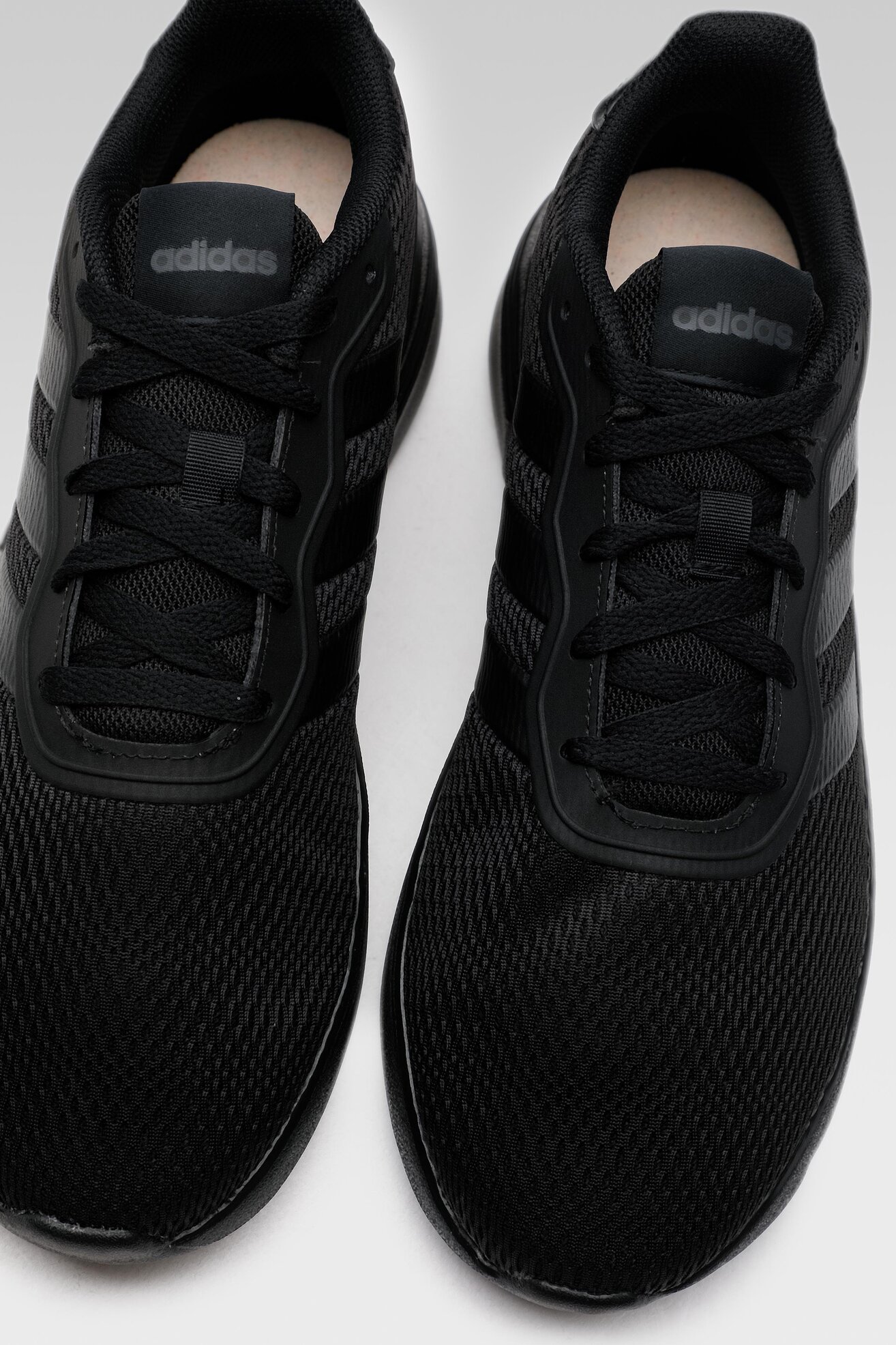 Obuwie sportowe adidas NEBZED GX4274 Czarny