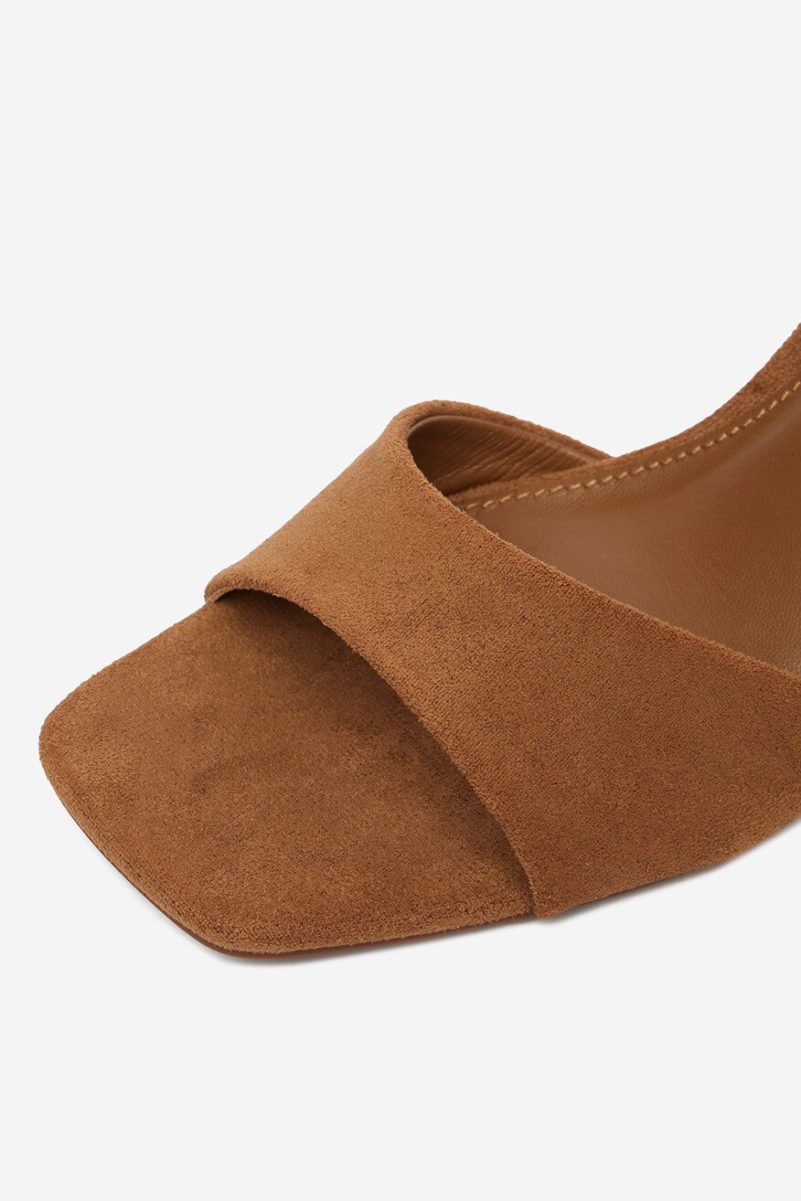 
                Сандалі Jenny СВІТЛО-БЕЖЕВИЙ - 5906751679920