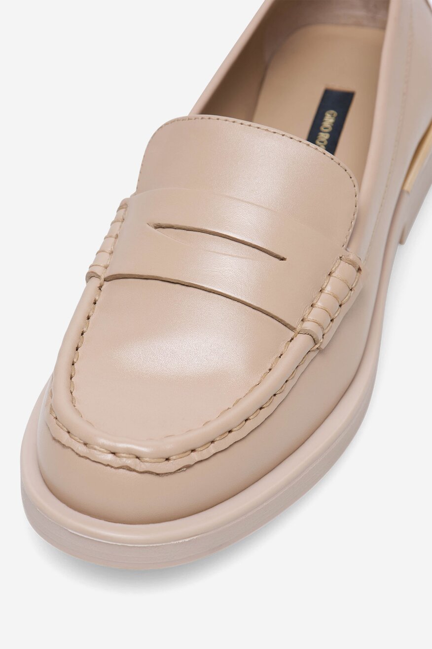 
                Мокасини Gino Rossi БЕЖОВ - 5905588403647