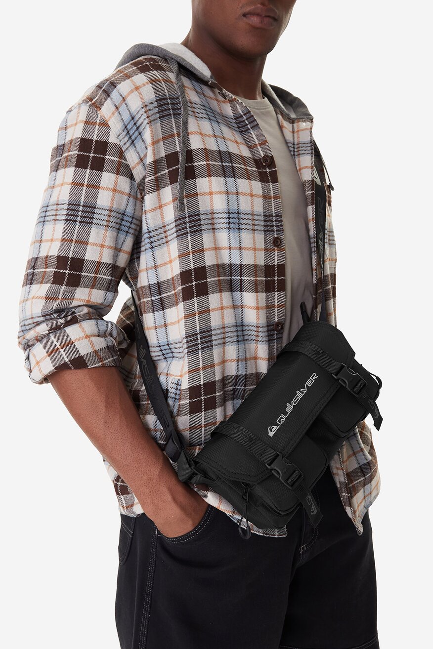 
                Дамска чанта QUIKSILVER ЧЕРЕН - 5906751718124