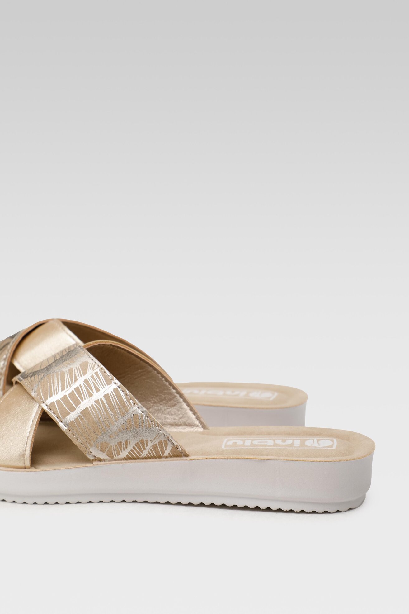 Klapki Inblu BM28PP01 Złoty