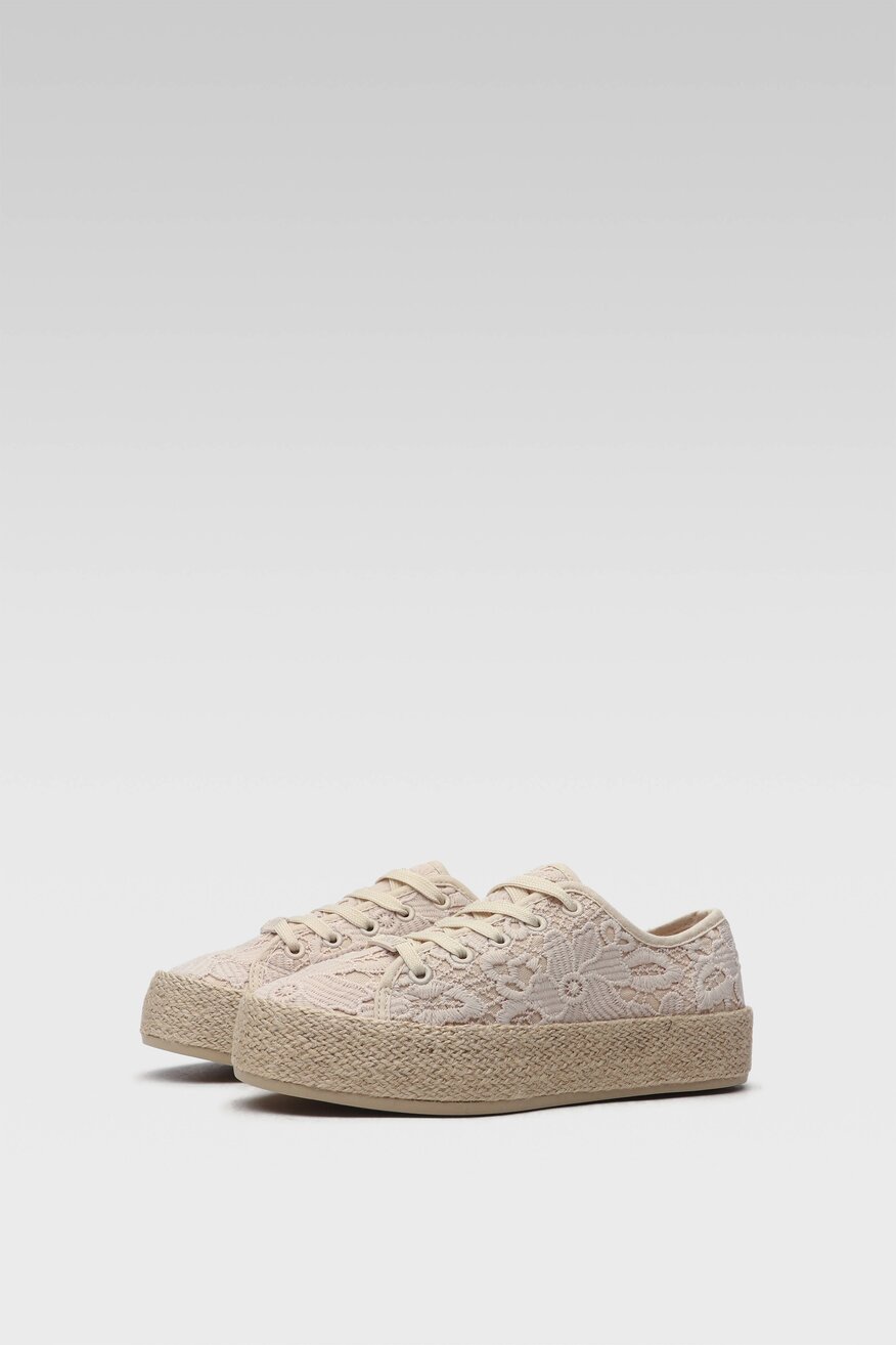 
                DeeZee - Espadryle ozdobione koronką - 5904248765095