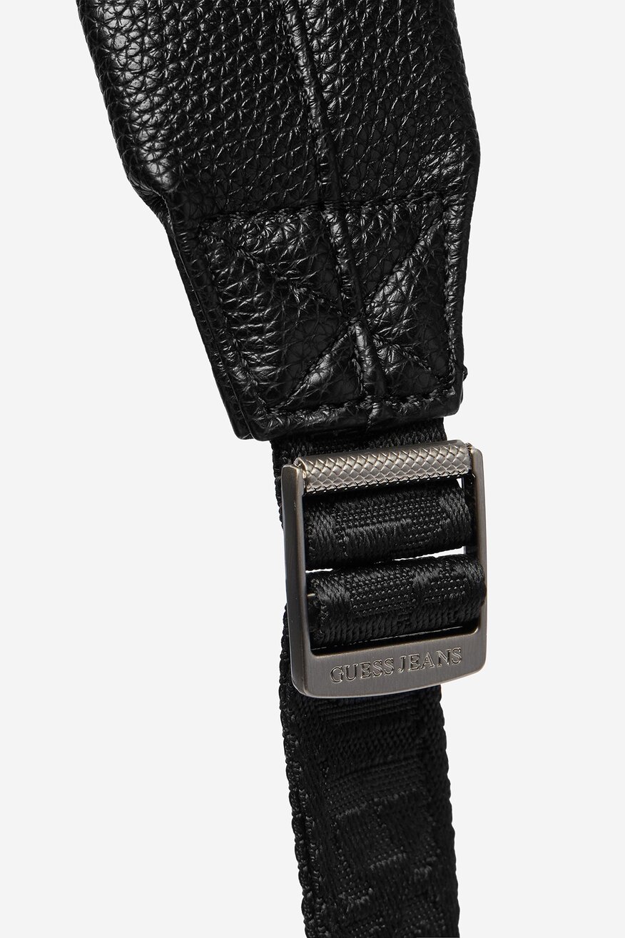 
                Раница GUESS JEANS ЧЕРЕН - 5906751879047