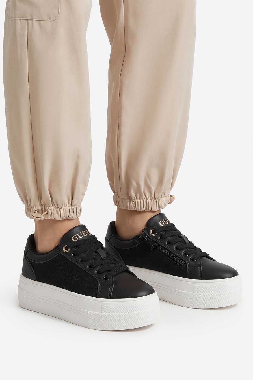 GUESS - Sneakersy na platformie - 5906751754528