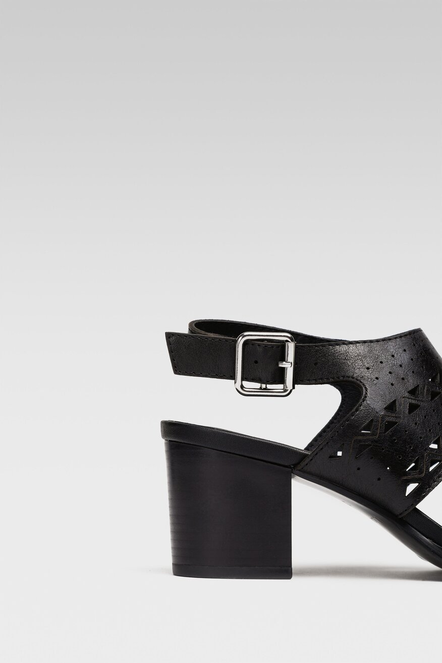 
                Lasocki - Skórzane sandały ażurowe - 5904248732783