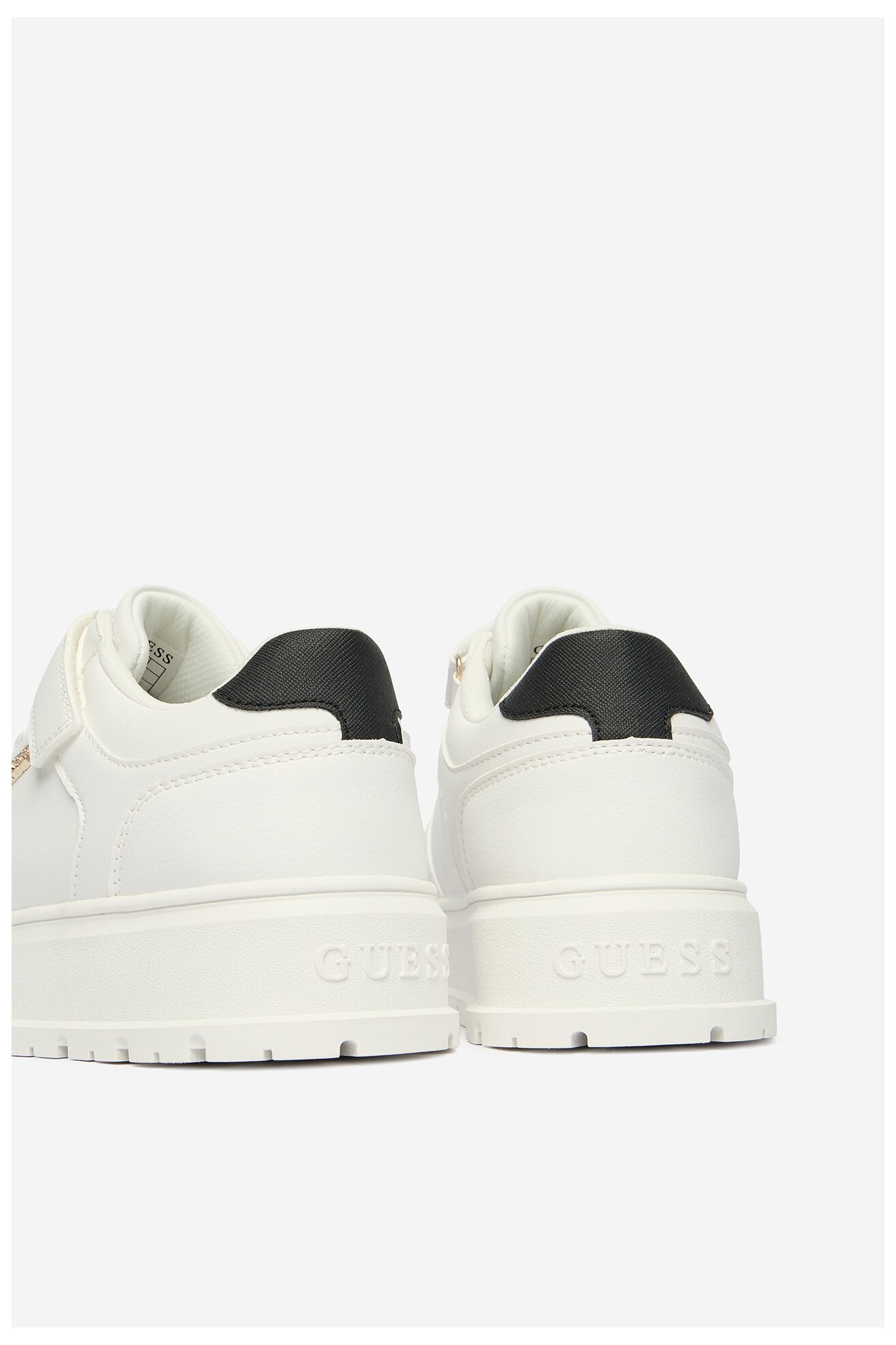 Сникърси GUESS CEOWB-V12-1148 БЯЛ
