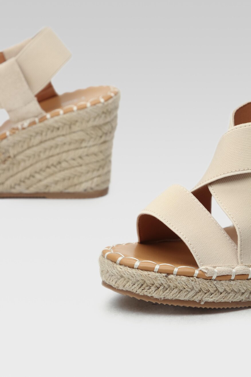 Clara Barson - Sandały na koturnie - 5904248457457