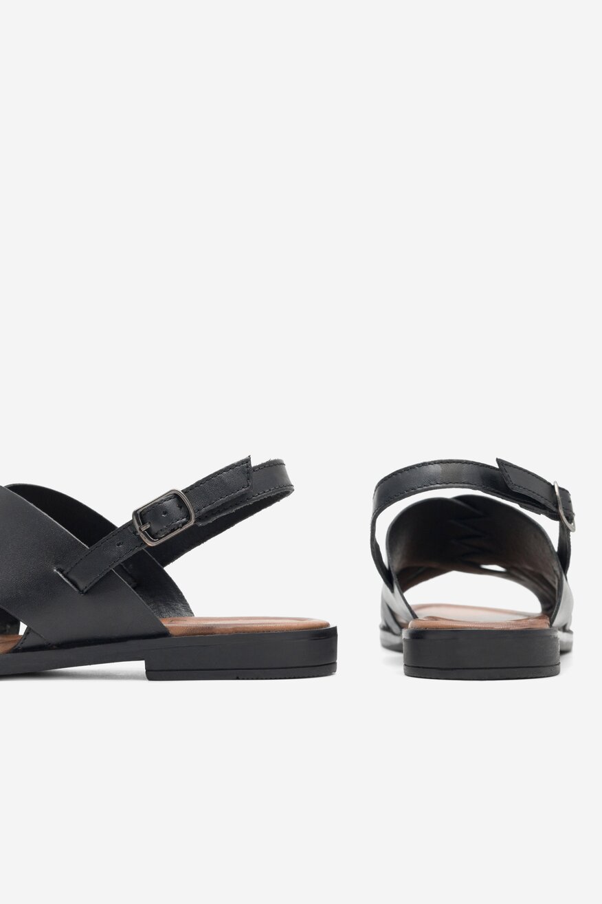 
                Lasocki - Skórzane sandały czarne - 5904862793115