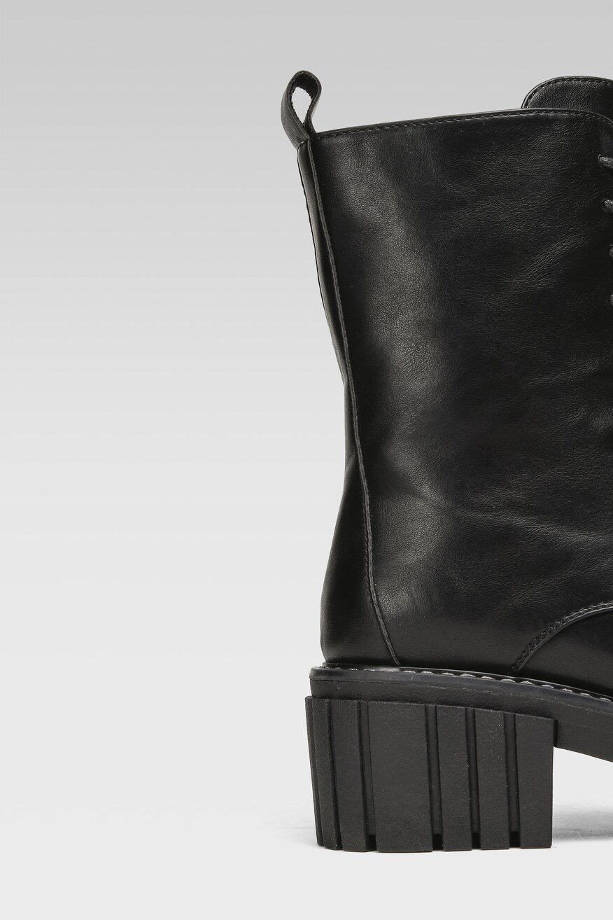 
                DeeZee - Trzewiki z ćwiekami - 5904862228396