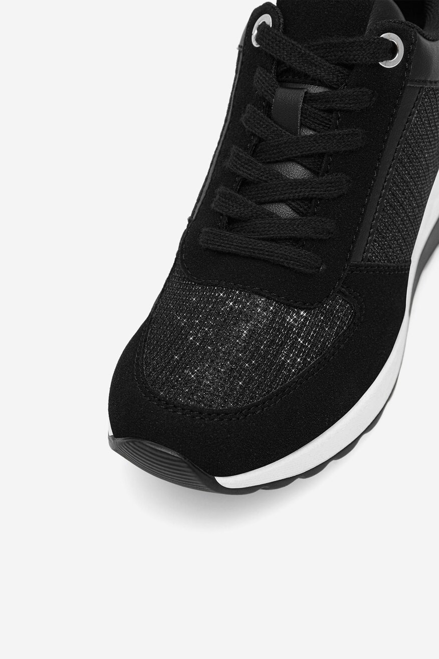 
                Tornacipő Clara Barson FEKETE - 5905588312499