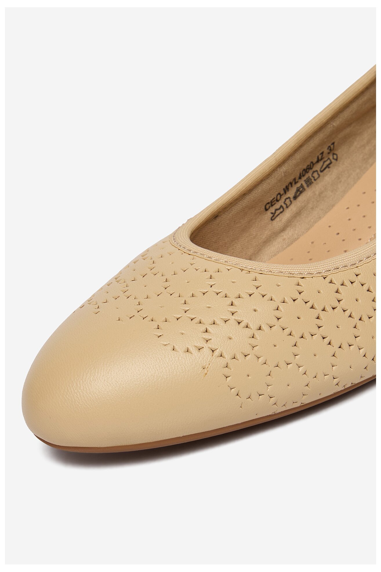 Елегантни обувки Lasocki CEO-WYL4060-4Z БЕЖОВ