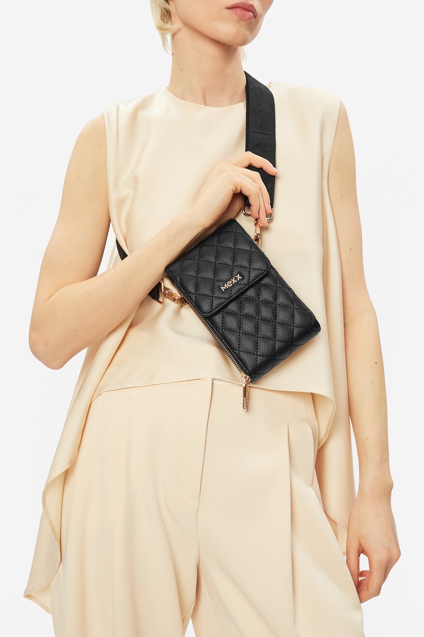 
                Kézitáska Mexx FEKETE - 5904862301136