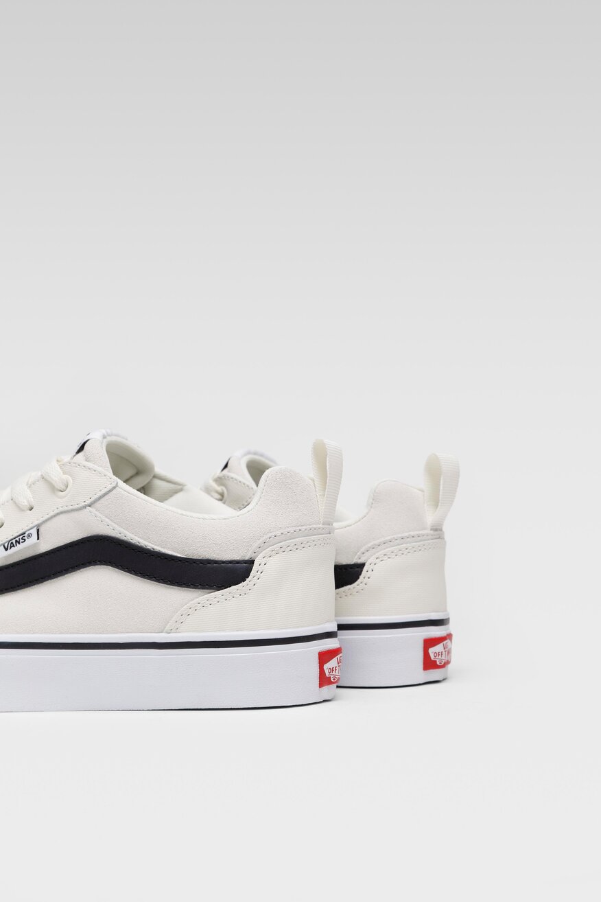 
                Vans - Trampki z ozdobnym paskiem - 5904248603410