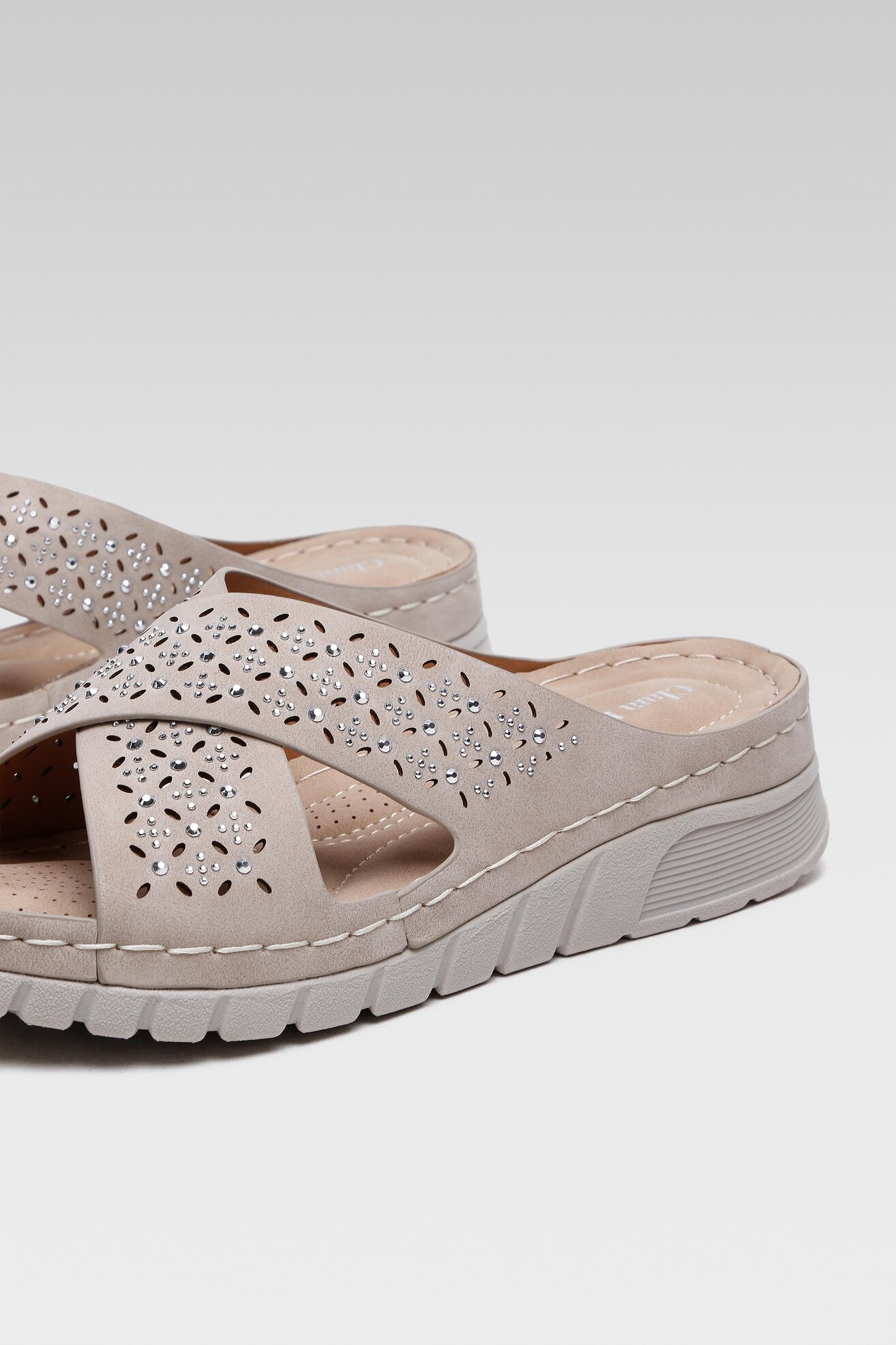 Klapki Clara Barson WS8054-02 Beżowy