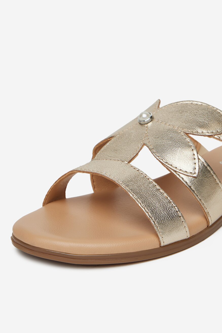 
                Шльопанець Lasocki ЗОЛОТИЙ - 5906751003671