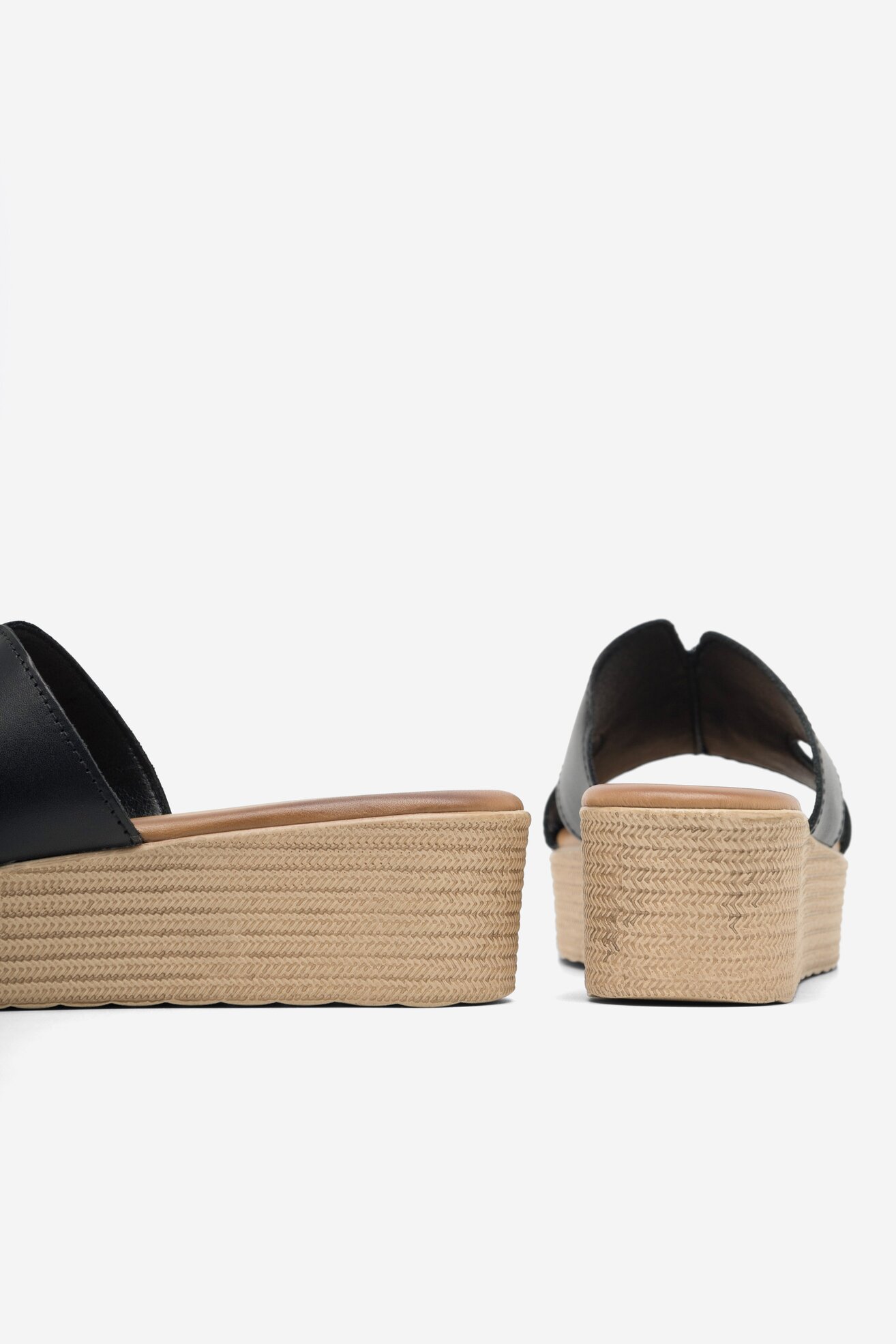 Klapki Lasocki CARINI ARC-4883-06 Czarny