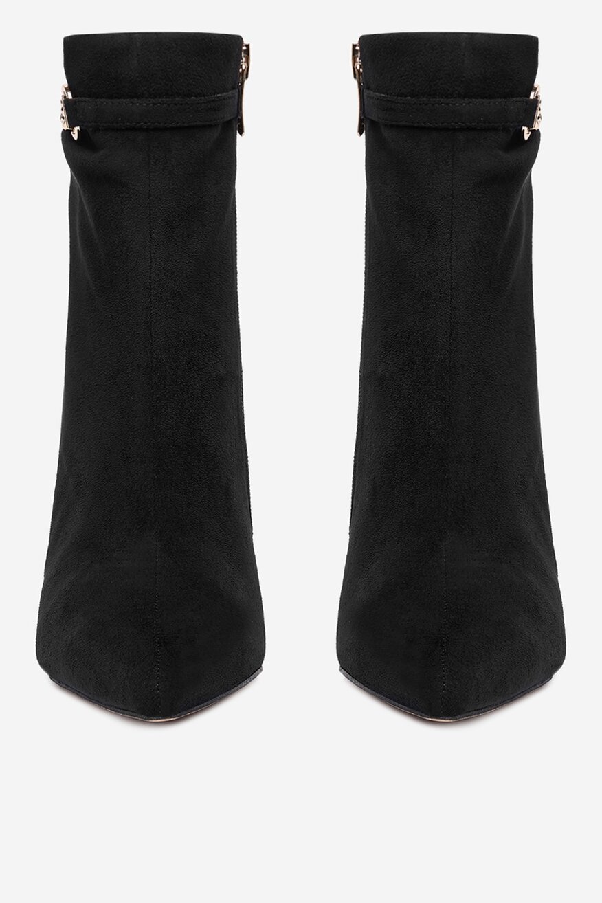 
                Боти NINE WEST ЧЕРЕН - 5906751409251