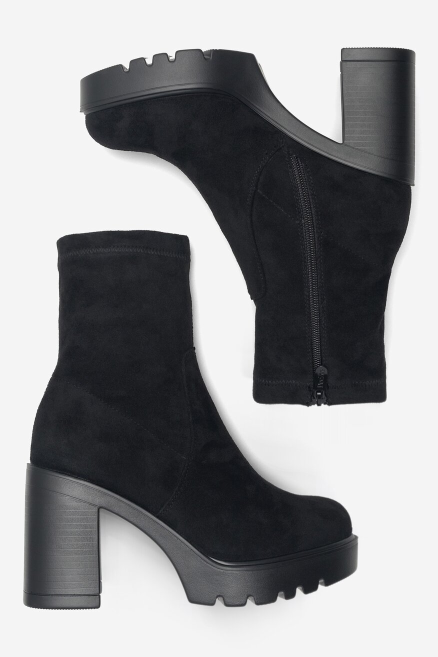 
                DeeZee - Botki na słupku - 5904862994475