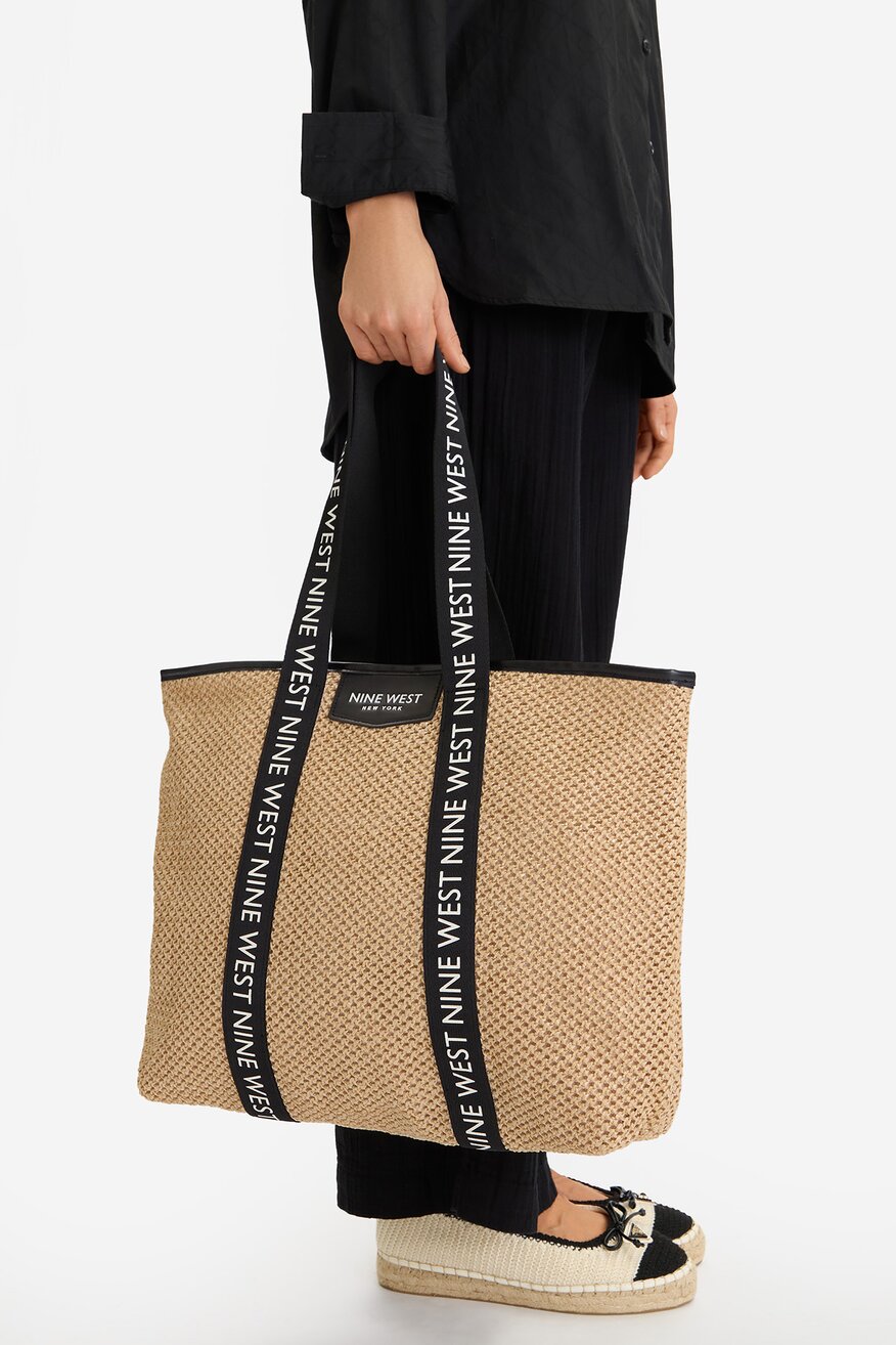 
                Дамска чанта NINE WEST ЧЕРЕН - 5906751912331