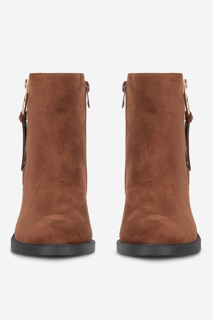 
                Kratke čizme Clara Barson BRAON - 5905588911678