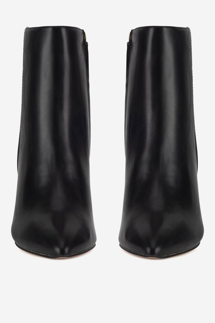 
                Боти NINE WEST ЧЕРЕН - 5906751394304