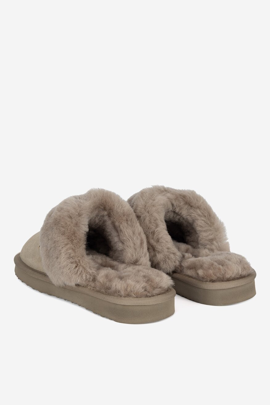 
                Mexx - Kapcie zamszowe ocieplane - 5905588924005