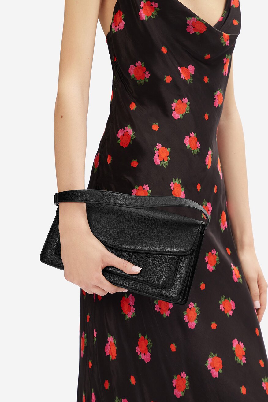 
                Дамска чанта DeeZee ЧЕРЕН - 5904410897258