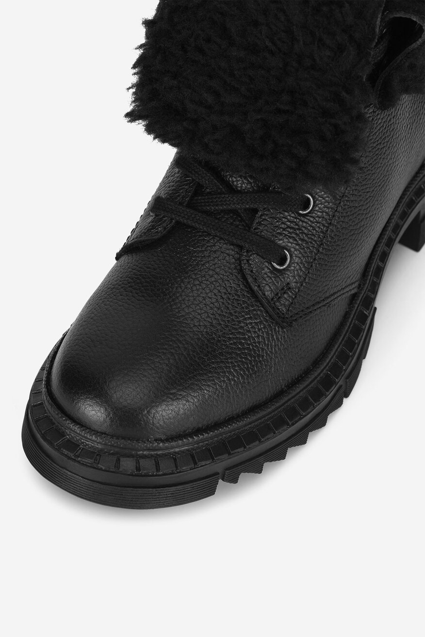 
                Šněrovací vyšší obuv Lasocki Young ČERNÁ - 5905588884811