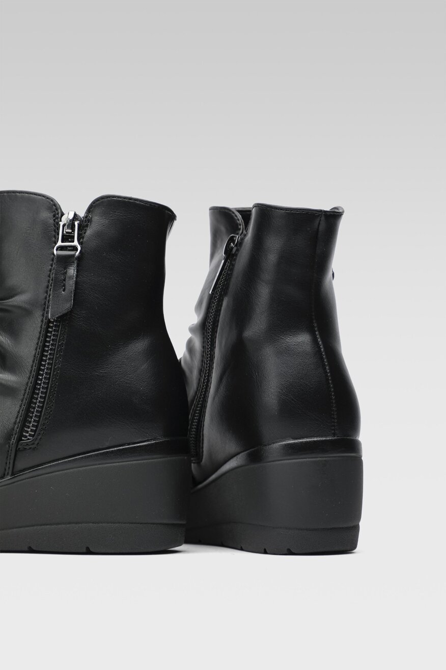 
                Clara Barson - Botki ocieplane na koturnie - 5904862105901