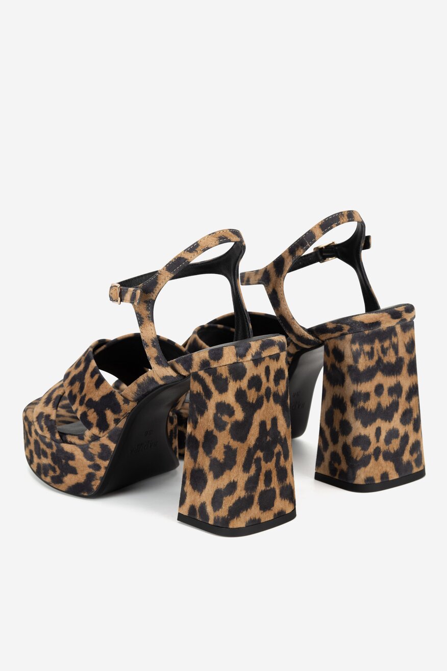 
                Badura - Sandały zamszowe - 5903698194691