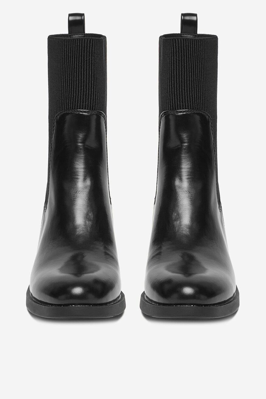 
                Kratke čizme Jenny CRNA - 5906751444184