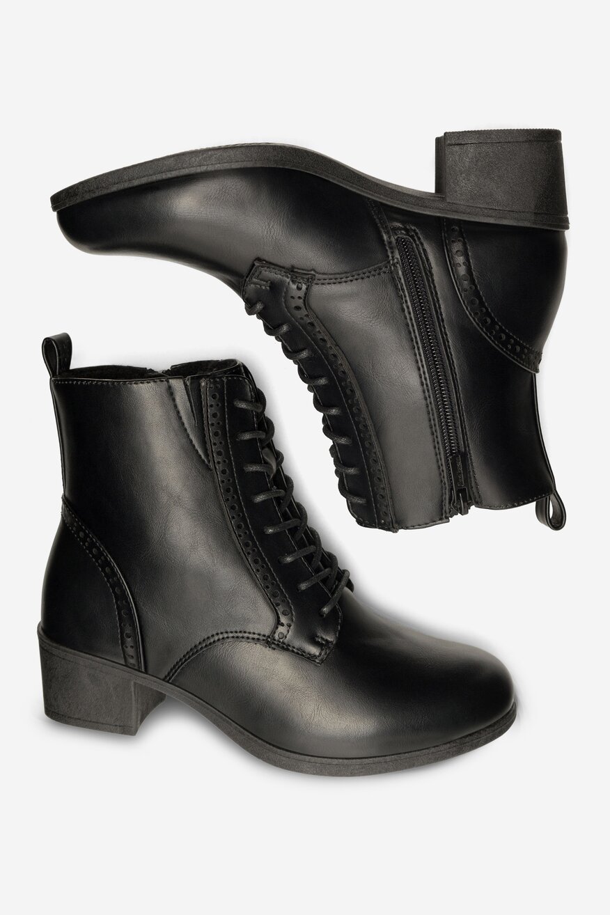 
                Clara Barson - Trzewiki na słupku - 5905588096962