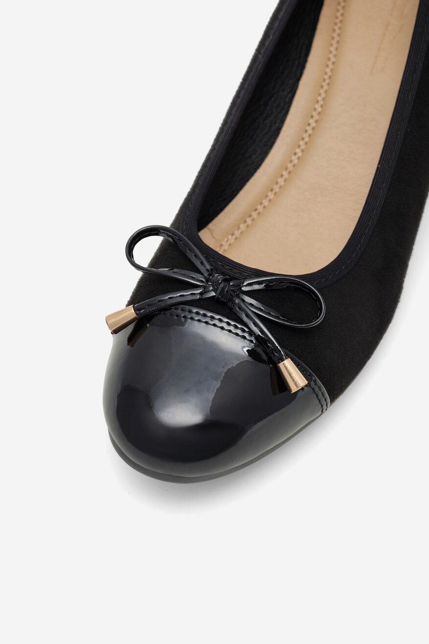 
                Clara Barson - Czółenka na słupku - 5905588307419