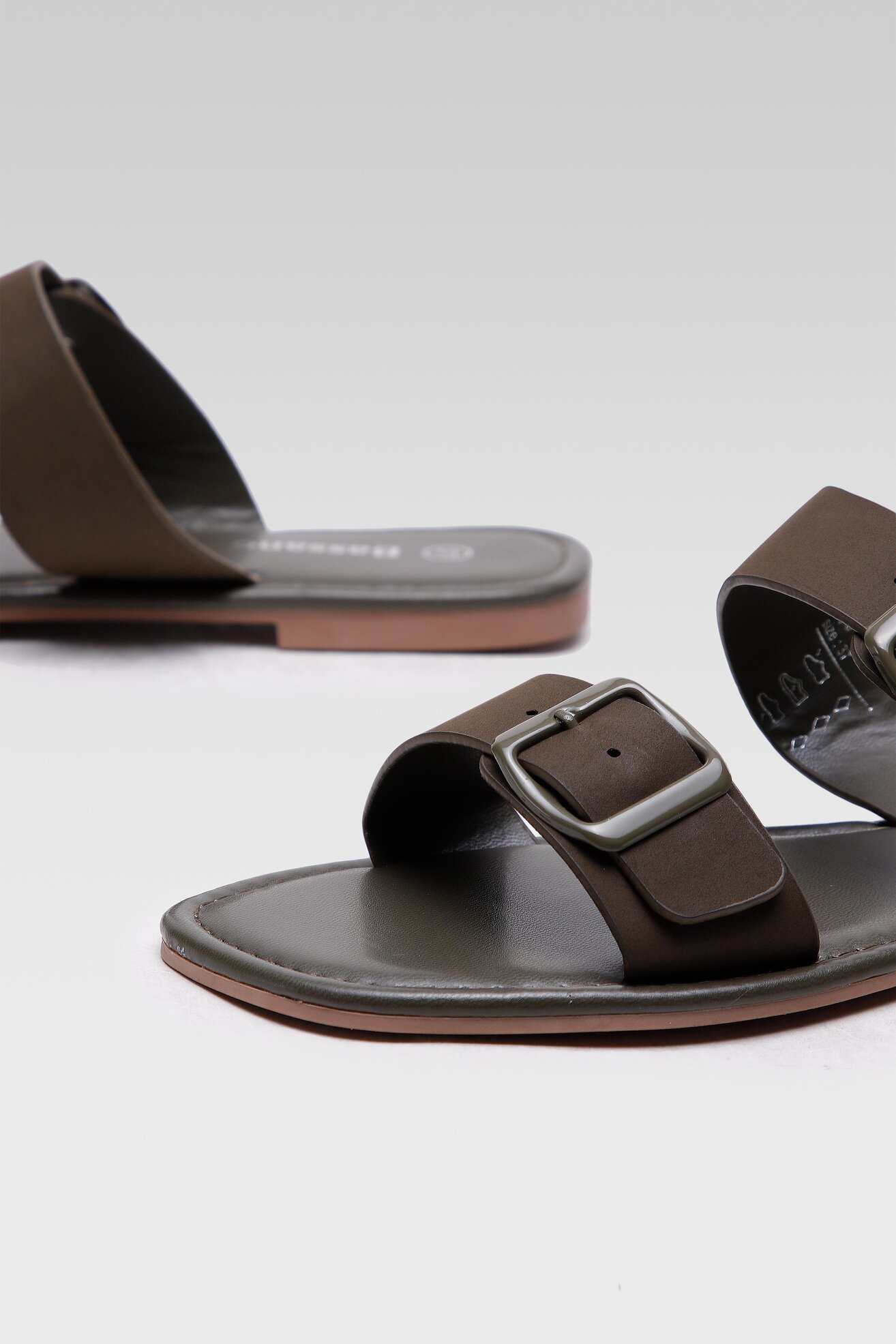 Шльопанець Bassano 23302MDY ХАКІ