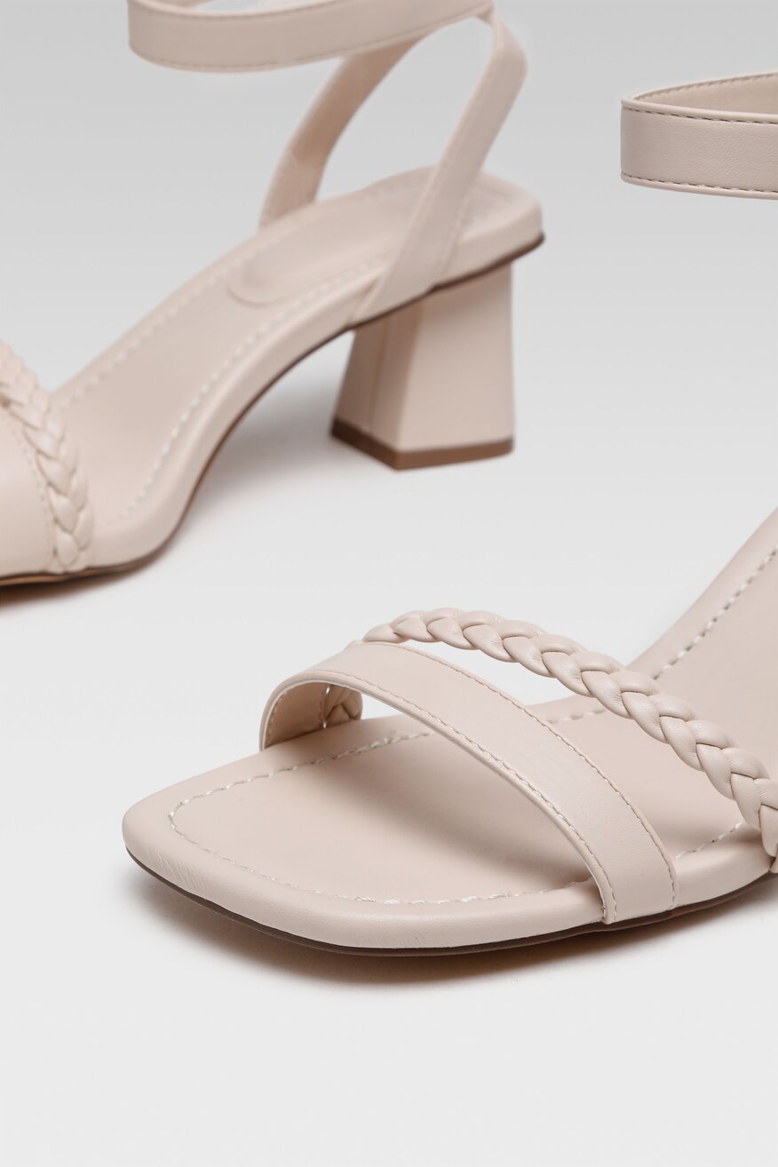 
                Jenny Fairy - Sandały beżowe ze sprzączką - 5904248757960