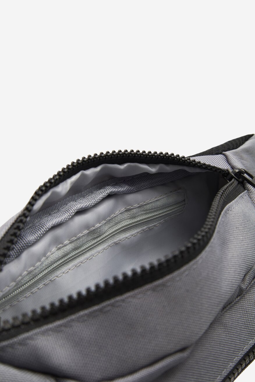 
                Kézitáska Reebok SZÜRKE - 5905588694892