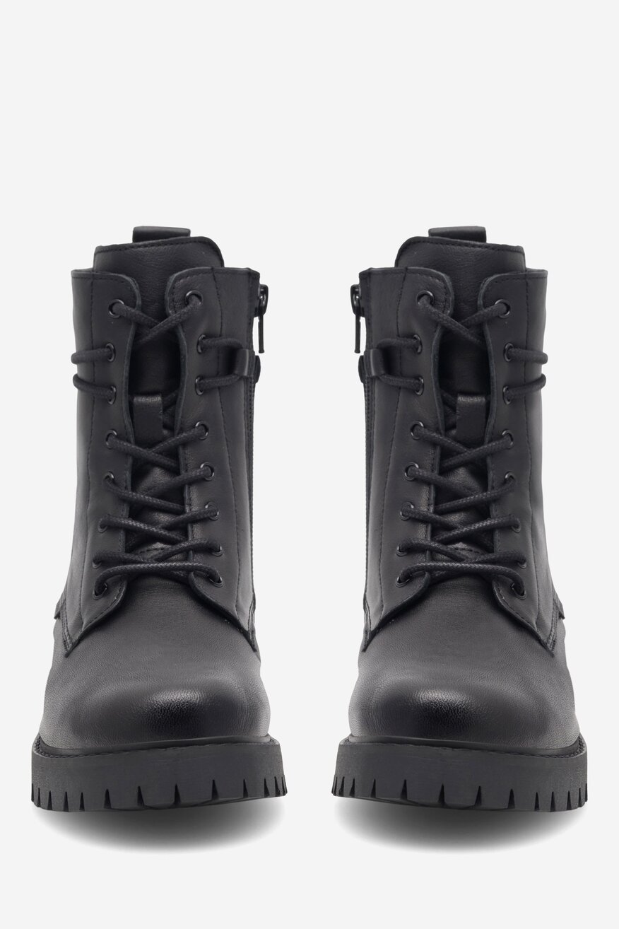 
                Šněrovací vyšší obuv Lasocki Young ČERNÁ - 5905588117087