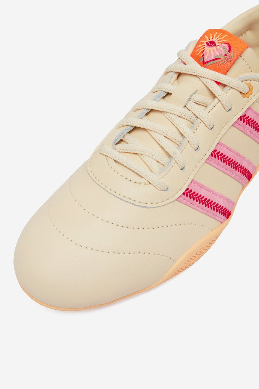 
                Спортни обувки adidas БЕЖОВ - 5906751527344