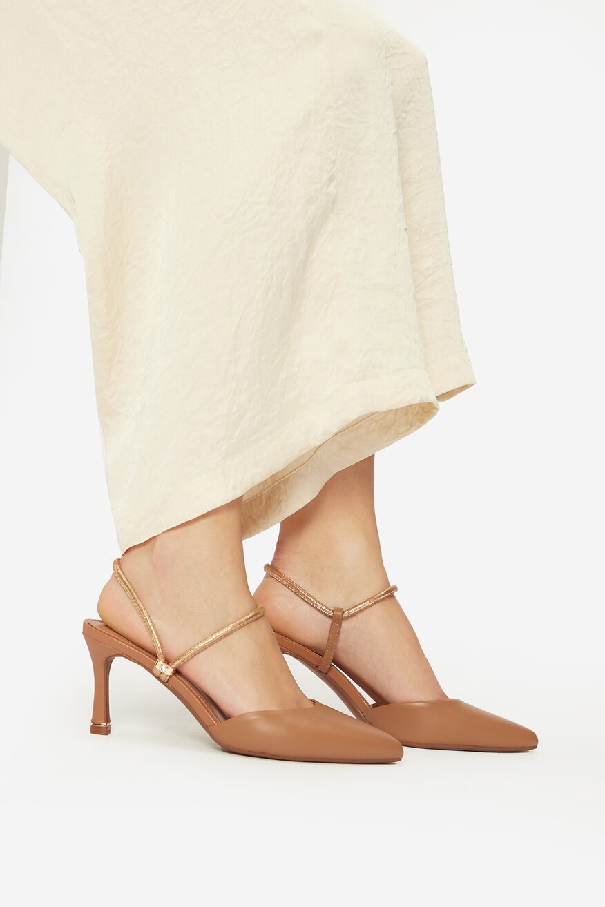 
                Körömcipő Lasocki BÉZS - 5903698619392