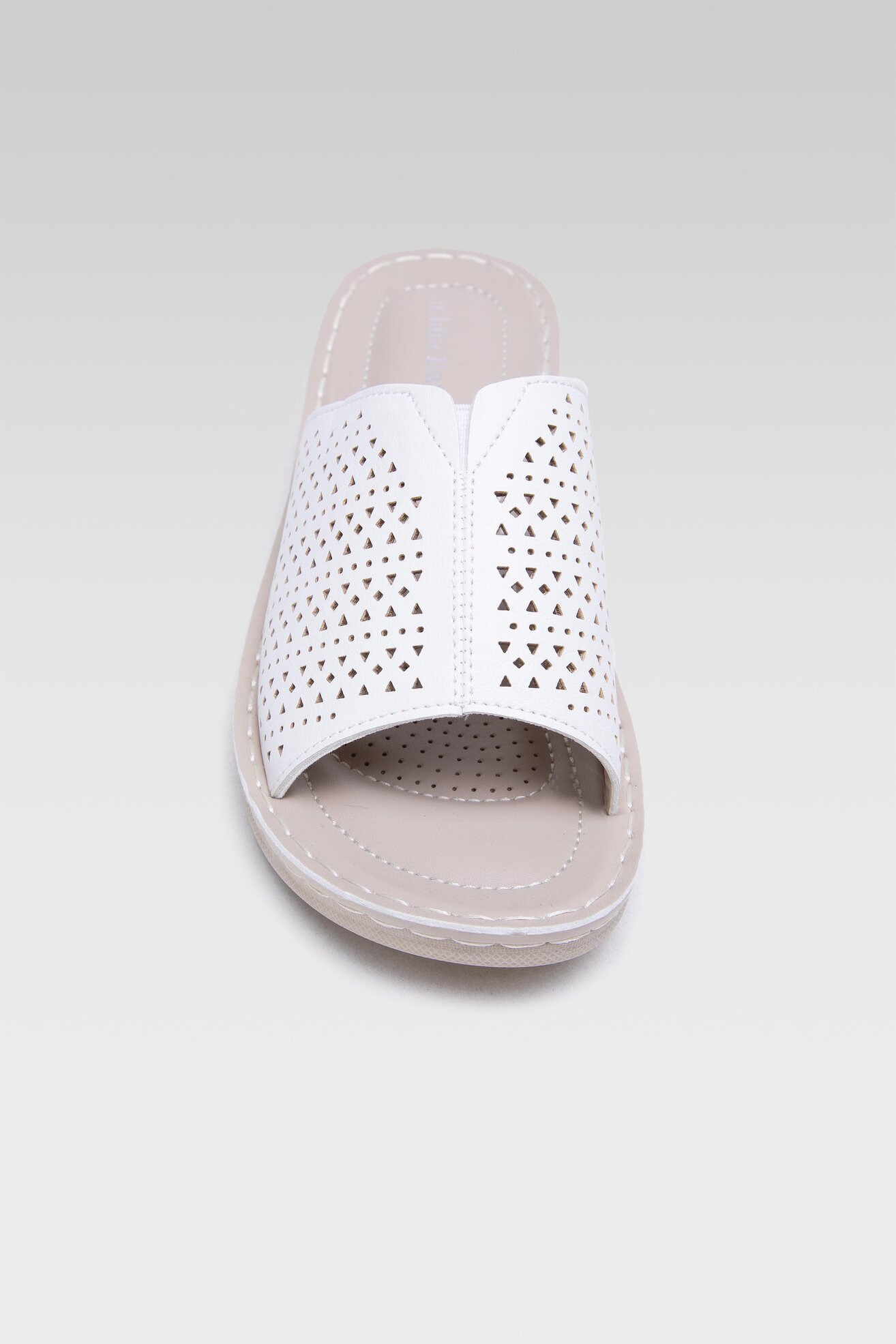 Klapki Clara Barson WSS20520-03 Biały