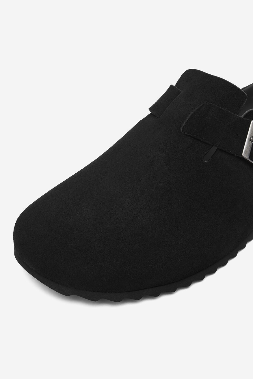 
                GUESS JEANS - Klapki skórzane - 5907964117346