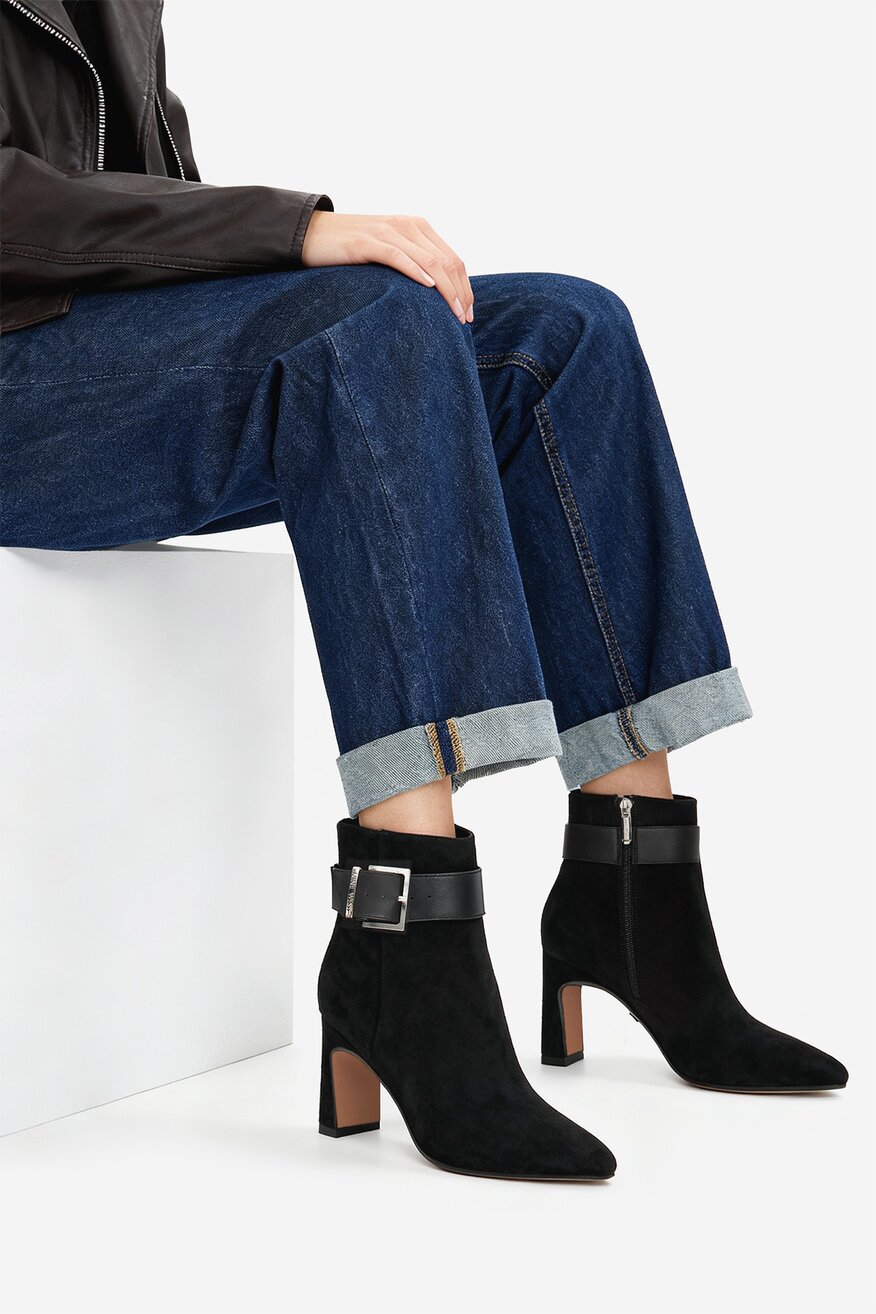 
                NINE WEST - Botki na słupku - 5906751363393