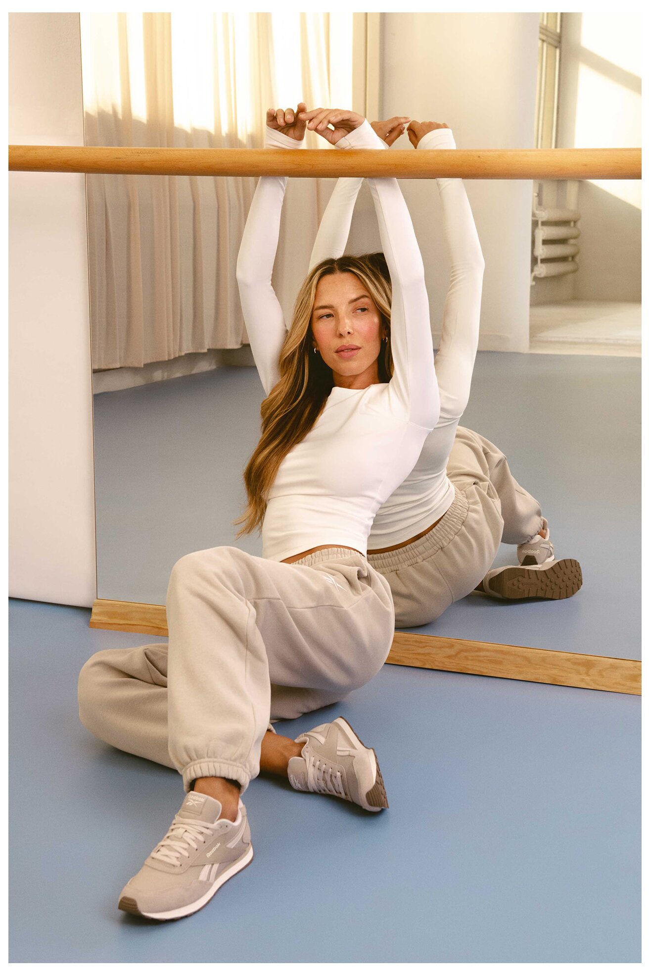 Sportovní obuv Reebok CEO-GLIDE LOW 100230903 KRÉMOVÁ