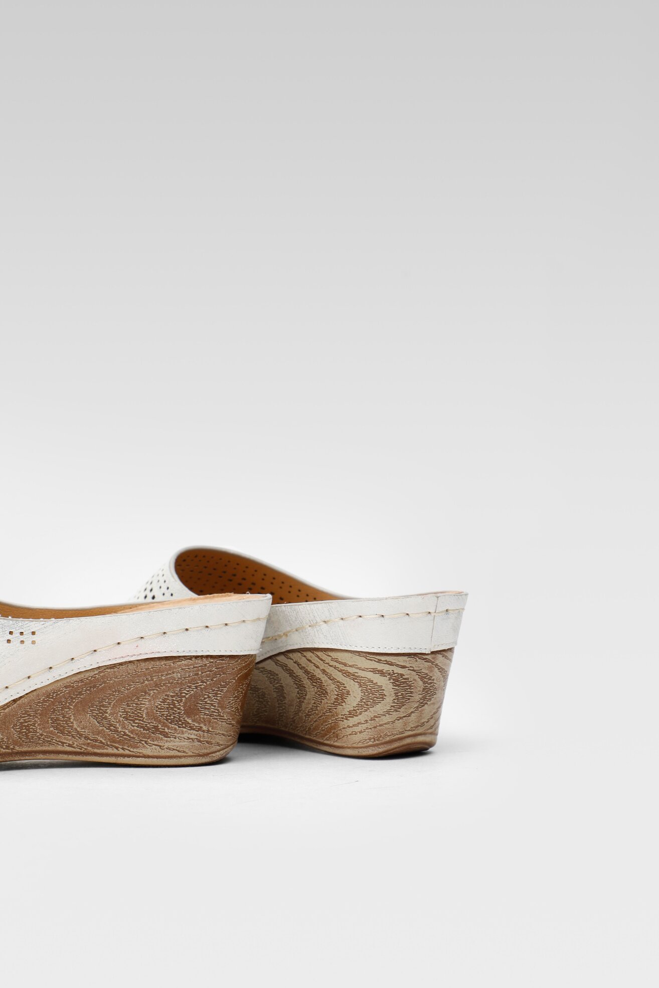 Klapki Clara Barson IDA WSS20874-01 Biały