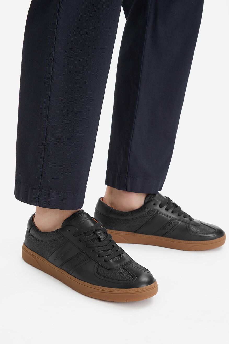 
                Кросівки GUESS JEANS ТЕМНО-СИНІЙ - 5906751954805