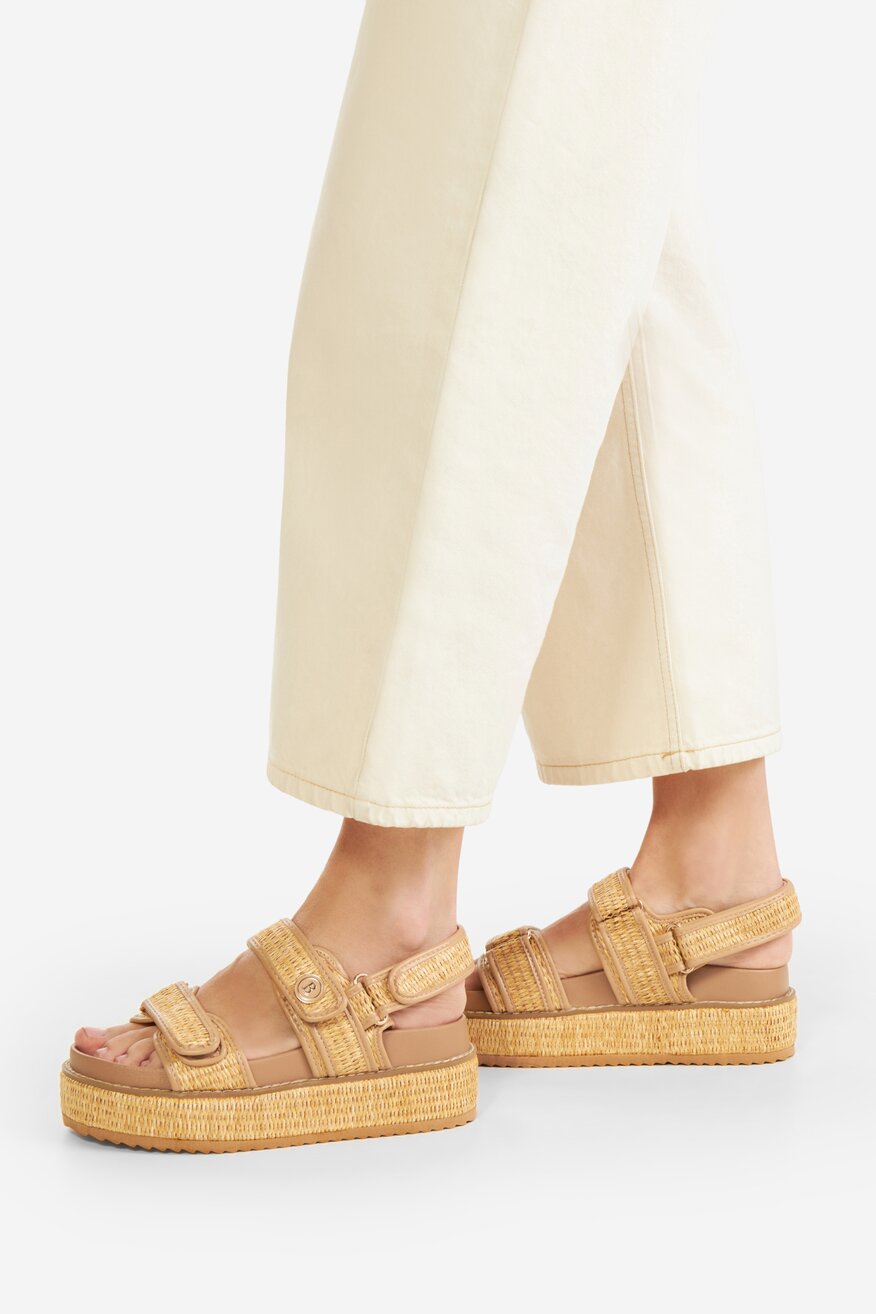 Badura - Sandały na platformie - 5903698630625