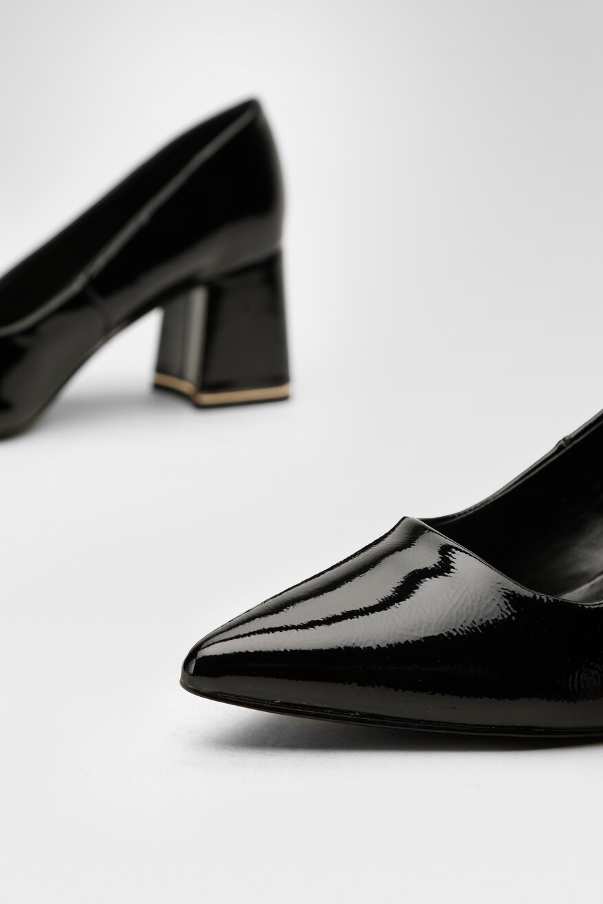 
                Jenny Fairy - Czółenka szpice czarne - 5903698923819