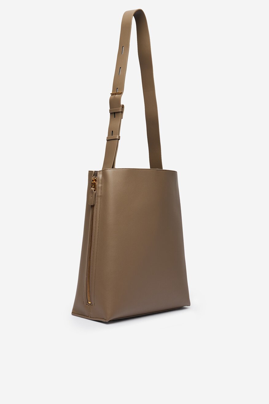 
                Дамска чанта Gino Rossi ТЪМНОБЕЖОВ - 5906751623534