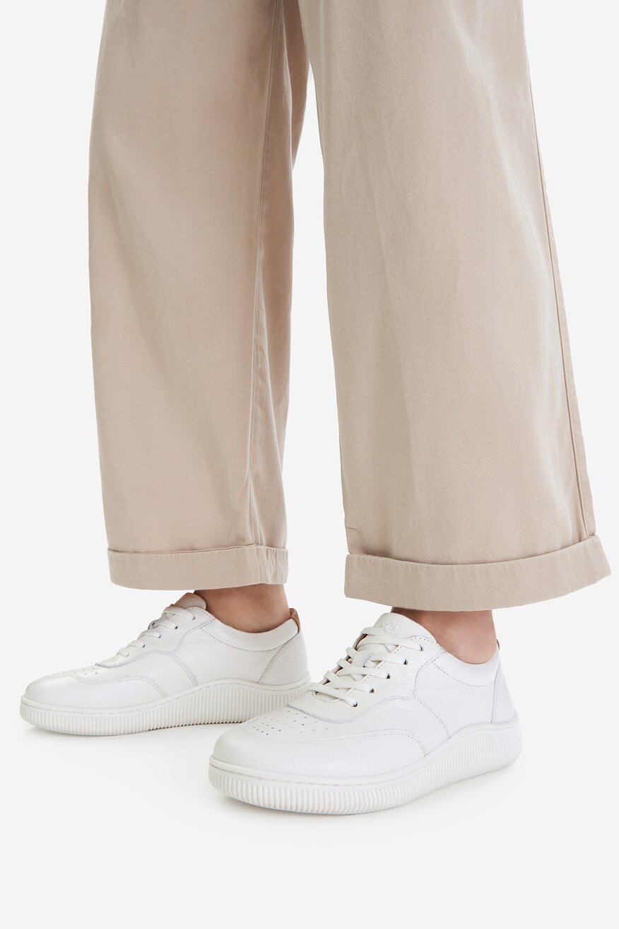 
                Tornacipő Lasocki FEHÉR - 5906751654156